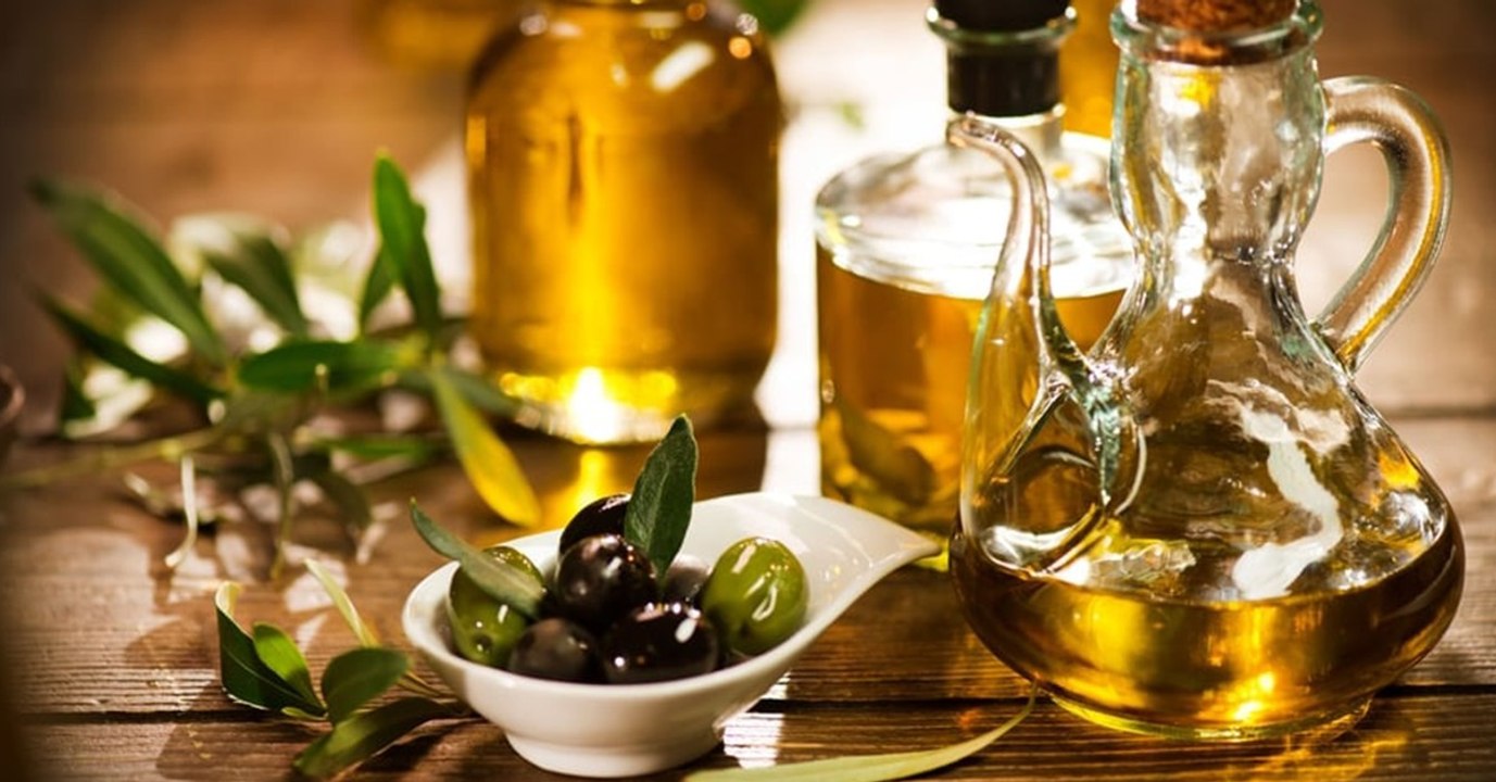 Olivenöl für die Haare: Haarkur für trockene und brüchige Haare