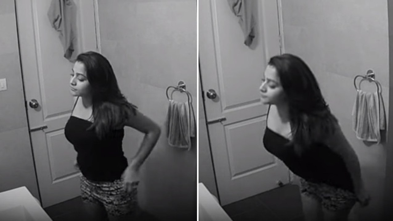 Frau filmt sich beim Ausziehen im Bad, doch ihre Nachricht ist eine ganz andere!