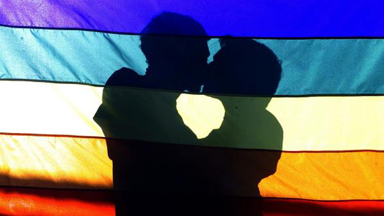 Brasilien: Homosexuelle Paare stürmen zum Traualtar – bald könnte es zu spät sein