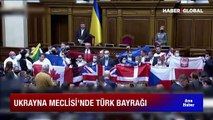 Ukraynalı milletvekili Türk bayrağı açtı
