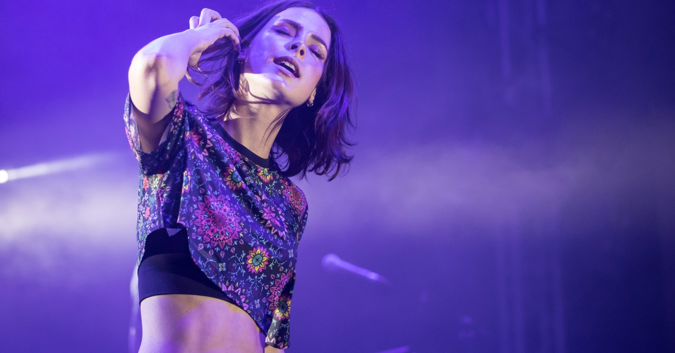 Frisch gebackener Single: Lena zeigt sich von ihrer wilden Seite