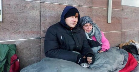 Download Video: Mitten in Deutschland: Sie sind obdachlos - wegen ihres Hundes!