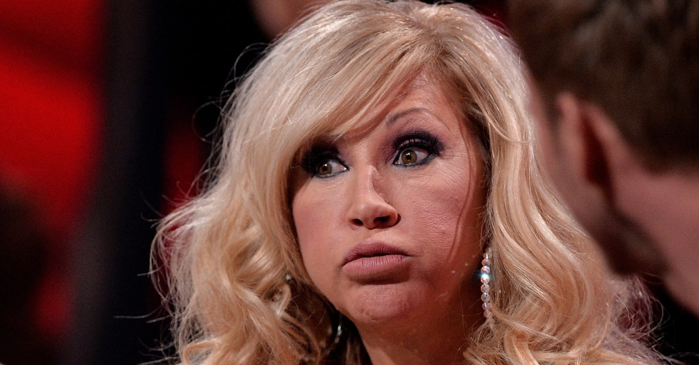 Robert wirft Carmen Versagen als Frau und Mutter vor