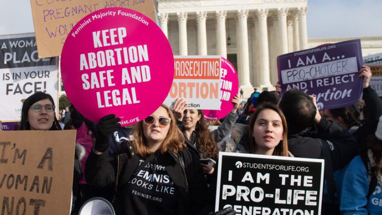 Strengstes Abtreibungsgesetz tritt in den USA: Dieser Star geht auf die Barrikaden