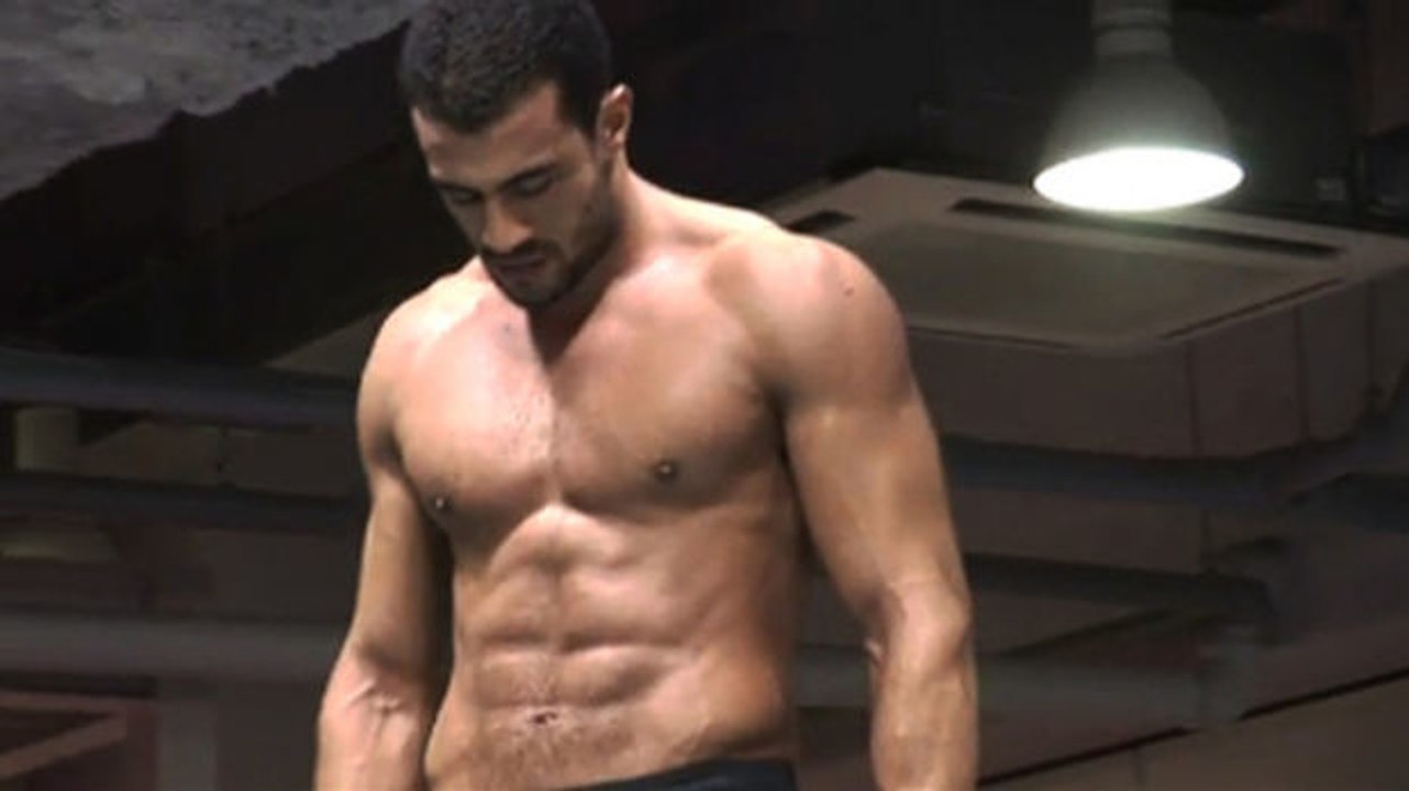 Bei diesem intensiven Training, das sich dieser Free Fighter antut, könnt ihr nur staunen!