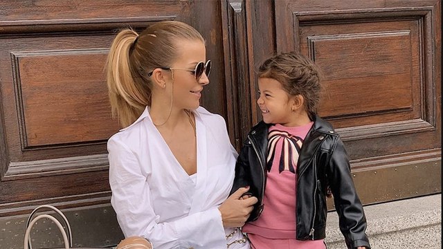 Fußballerfrau filmt ihre 3-jährige Tochter ohne Helm, doch mit diesen Folgen rechnet sie nicht