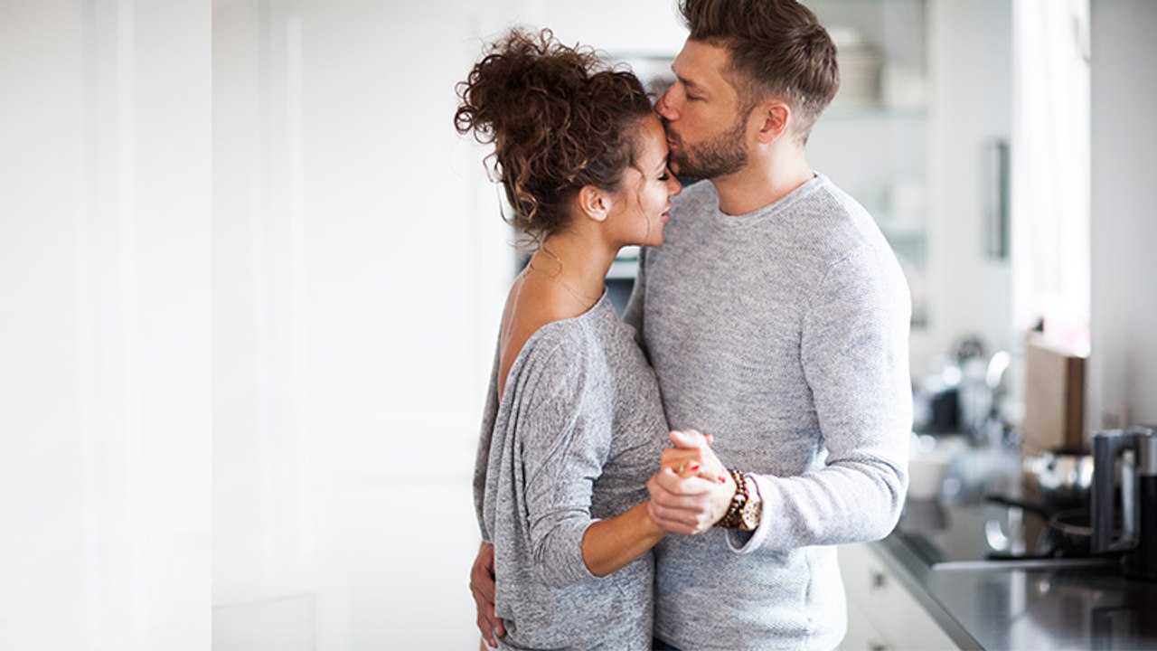 Daran erkennst du, dass du in einer Beziehung mit einer Jungfrau bist