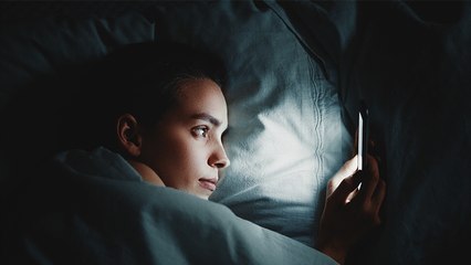 Frau erleidet Verbrennungen, als ihr Handy lädt