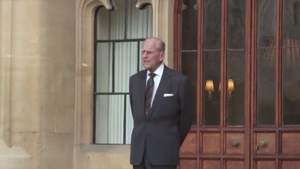 Скачать видео: Prinz Philip seit Wochen im Krankenhaus: Camilla Parker Bowles hat Neuigkeiten