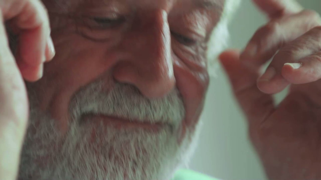 Demenz: An diesem Symptom kannst du schon Jahre vor Ausbruch der Krankheit erkennen!