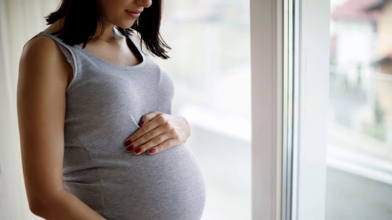 Dieses ungeborene Baby gibt seinen Eltern über Ultraschall ein Zeichen!
