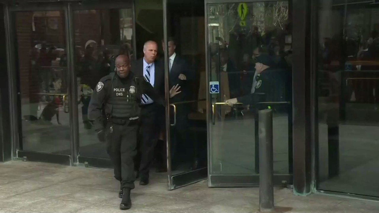 'Full House'-Star Lori Loughlin aus der Haft entlassen: Emotionales Wiedersehen mit ihren Töchtern