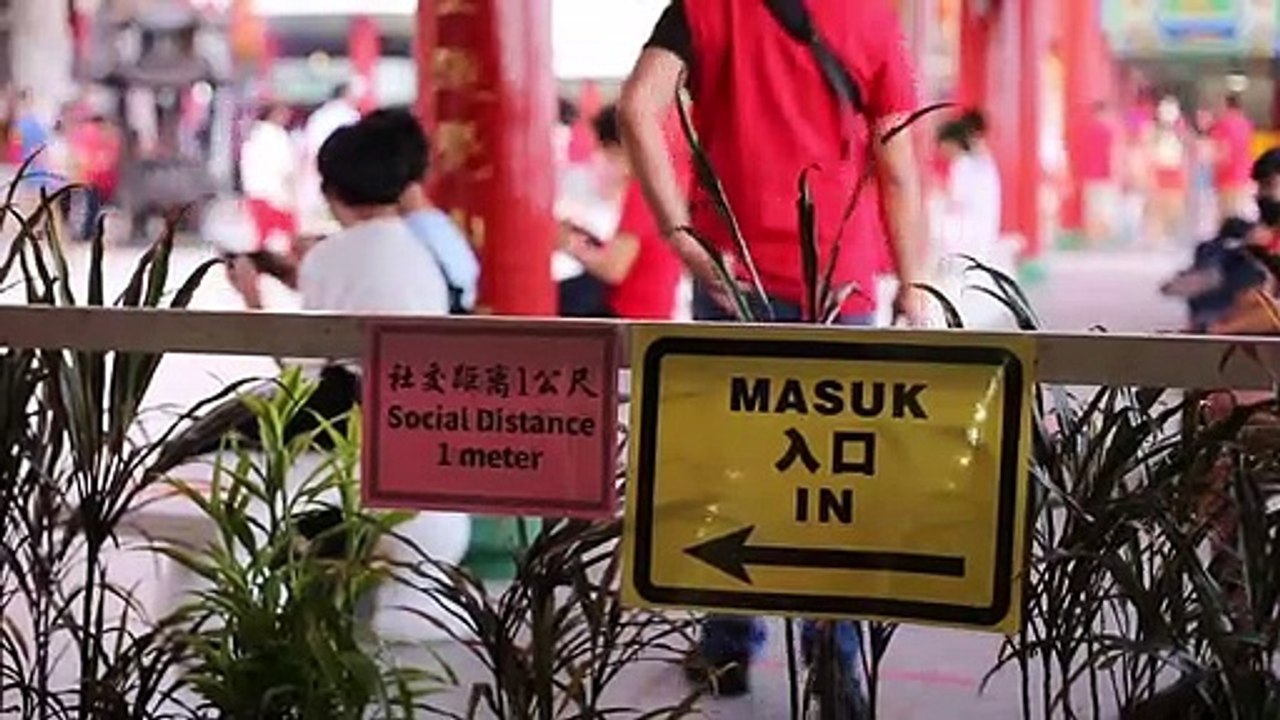 Omicron, overcrowding don’t faze Malaysians as they celebrate CNY after two years in isolation