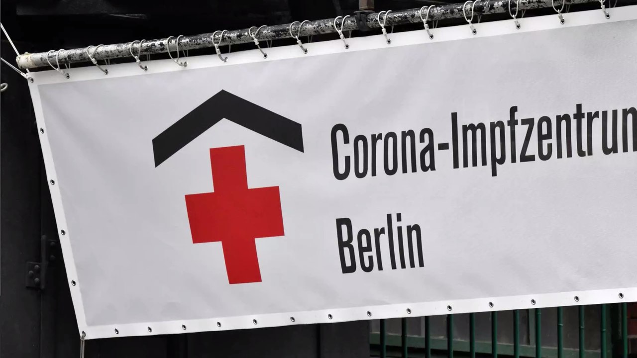 Zahnarzt stellt Mitarbeitern Impf-Ultimatum: Jetzt wird es eng für ihn