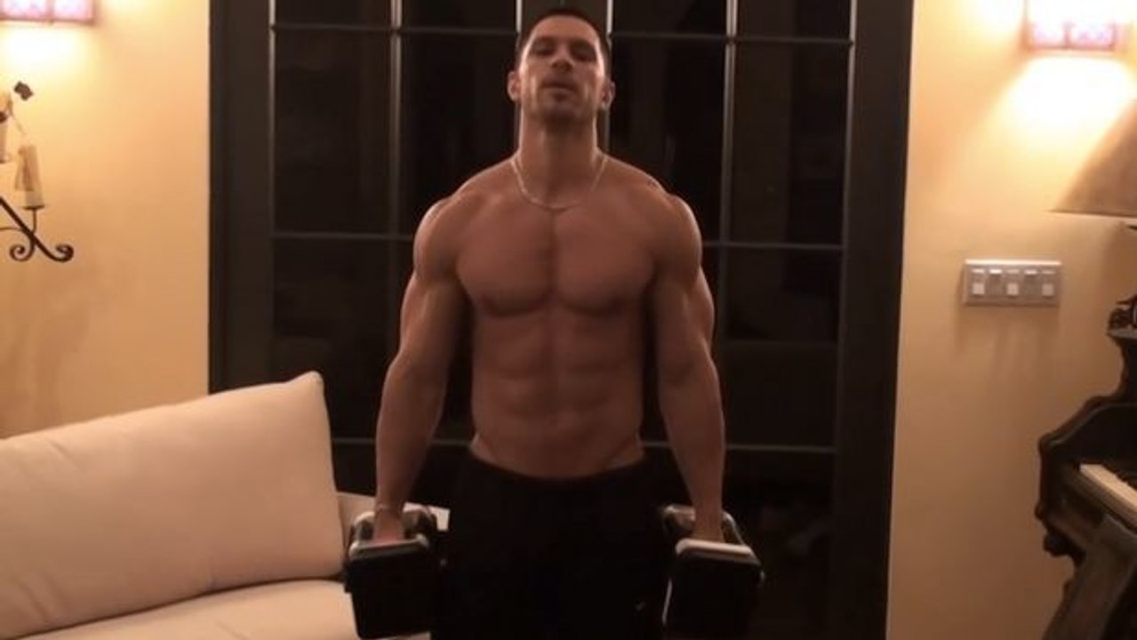 Drei Übungen zur Stärkung Ihrer Schultern, die Sie zu Hause ausüben können