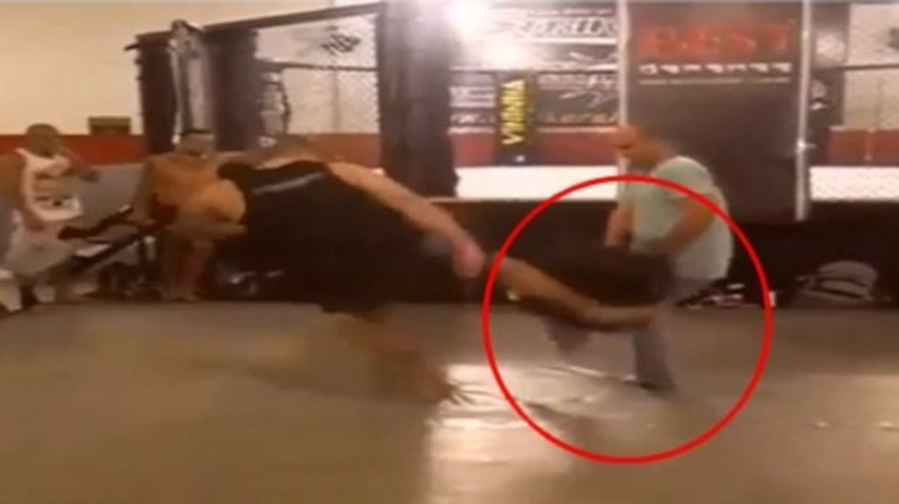 MMA: Pedro Rizzo wirft einen Journalisten mit einem übermächtigen Tritt zu Boden