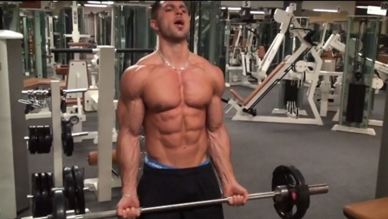 Das beeindruckende Training von Alon Gabbay für einen muskulösen Körper