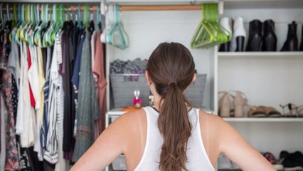 Genial: Mit diesem Trick schaffst du Platz und Ordnung im Kleiderschrank