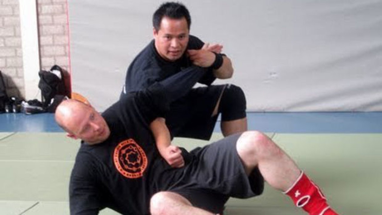 Entdeckt die verschiedenen Wurftechniken des Pencak Silat!