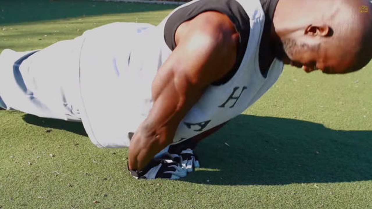 Die ungeheuerlichen Diamantliegestütze von Hannibal for King