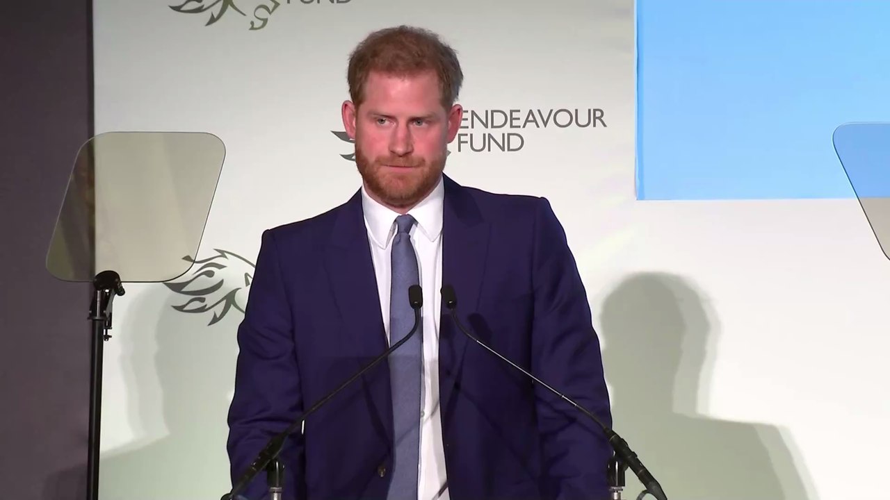 'Muss die Werte der Familie wahren': Die Queen spricht Tacheles mit Enkel Harry