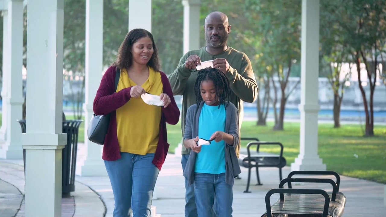 'Wo ist Herrchen?': So gewöhnst du deinen Hund an die Maske