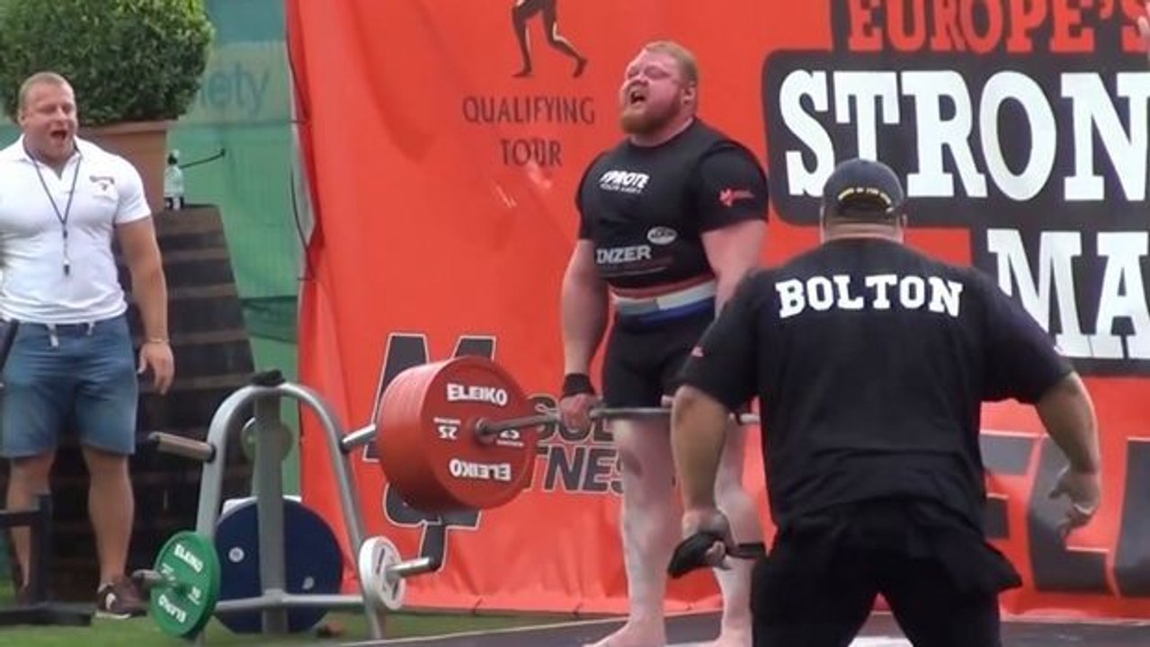 Benedikt Magnusson schlägt den Rekort im Deadlift mit einem Gewicht von 461Kg