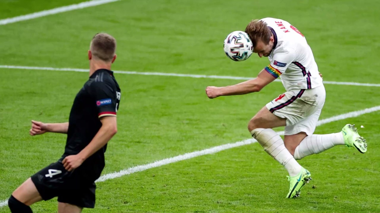 EM-Achtelfinale England-Deutschland: Alle starren nur auf die Tribüne