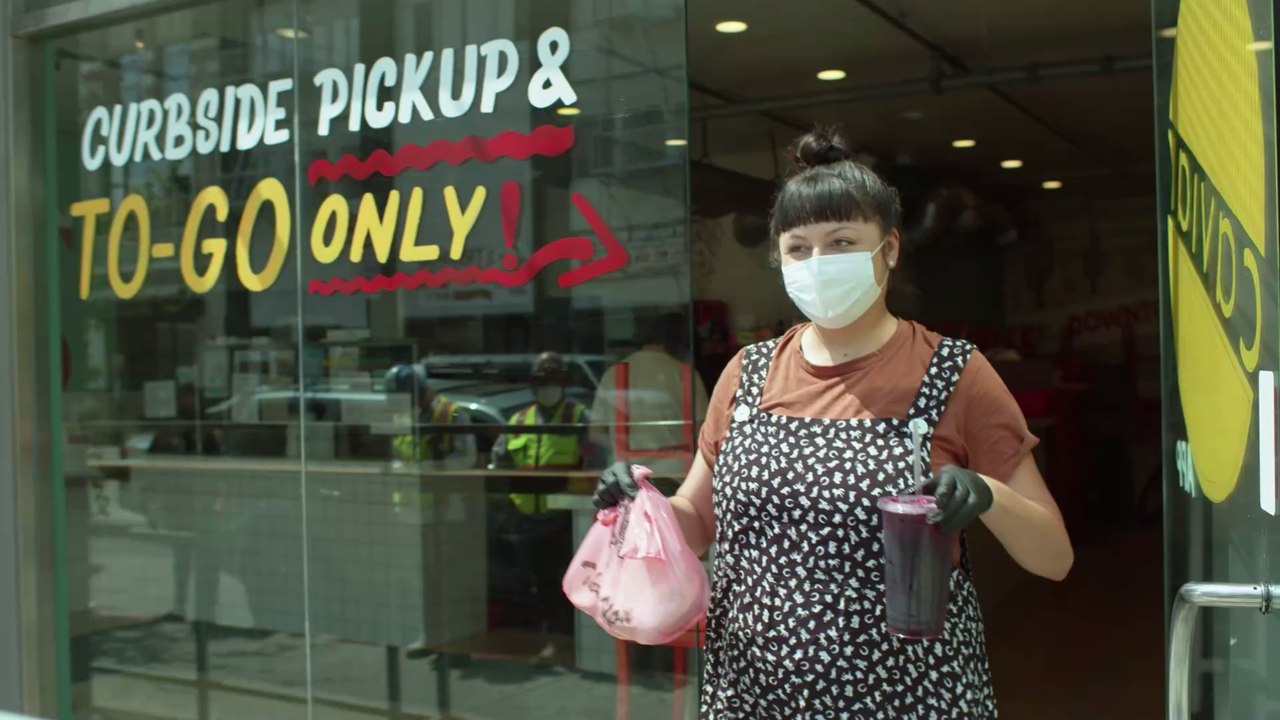 Die Hälfte der Deutschen will auch nach der Pandemie Maske tragen