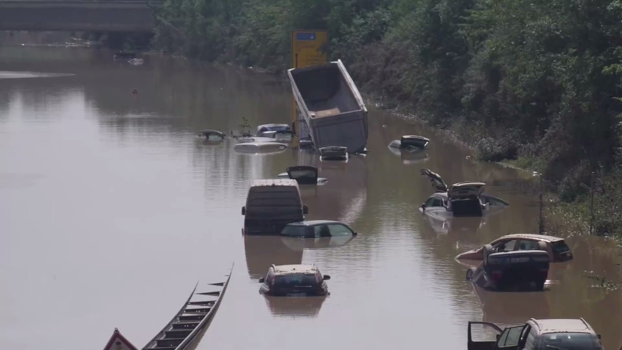 Reporterin passiert 'schwerwiegender Fehler' bei Berichterstattung über Flutkatastrophe