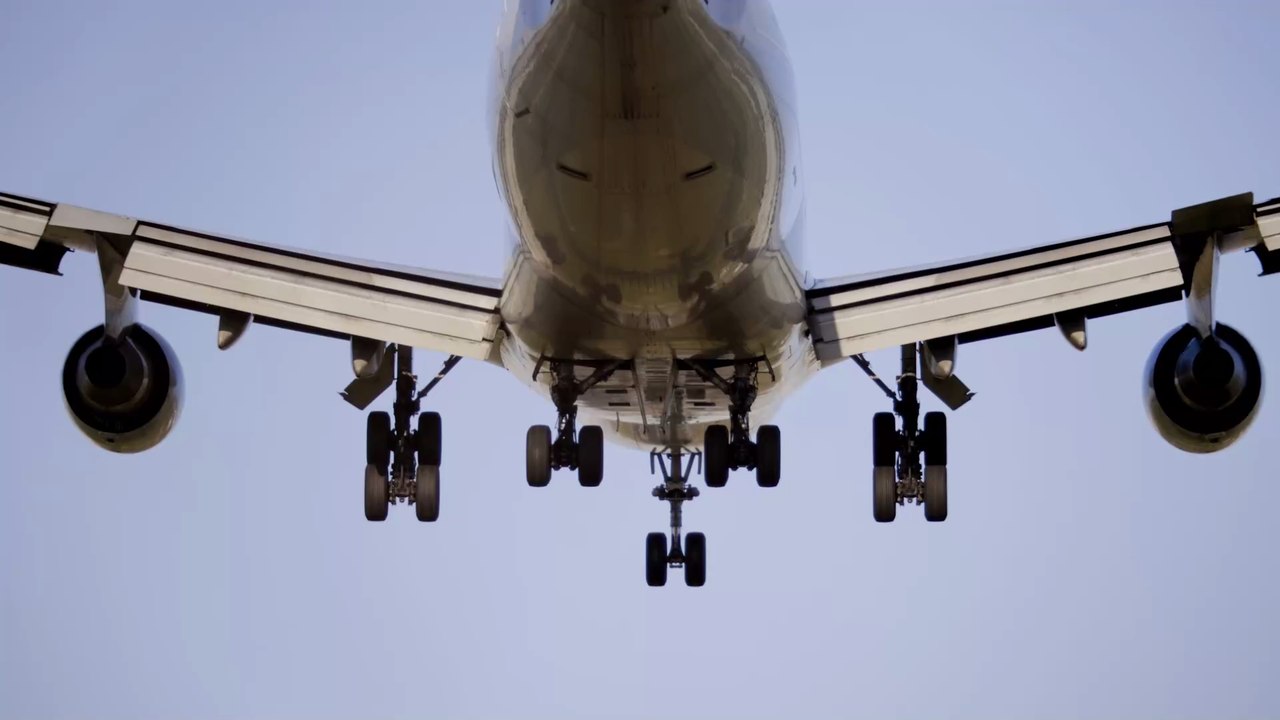 Mit diesem einfachen Trick bekommst du ganz besondere Aufmerksamkeit im Flugzeug