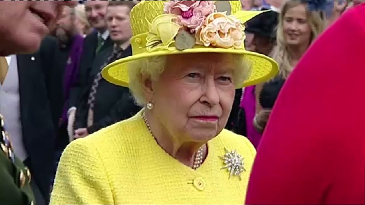 Queen in Gefahr? Einer ihrer Angestellten hat Covid-19