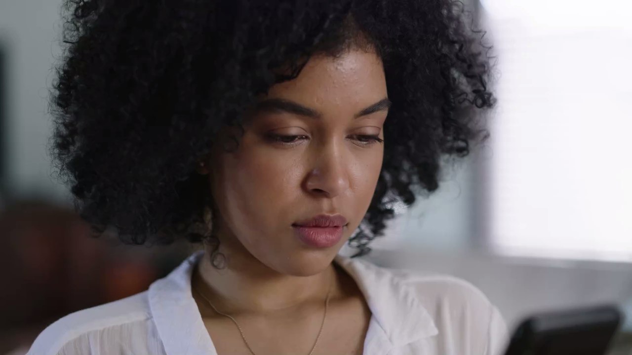 Dating-Bibel: So lernt ihr, auf Nachrichten von Männern zu reagieren