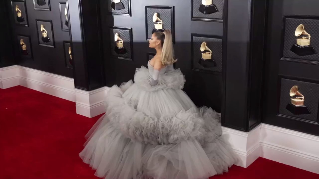 Ariana Grande in Panik: Stalker steht mit Messer vor ihrer Tür