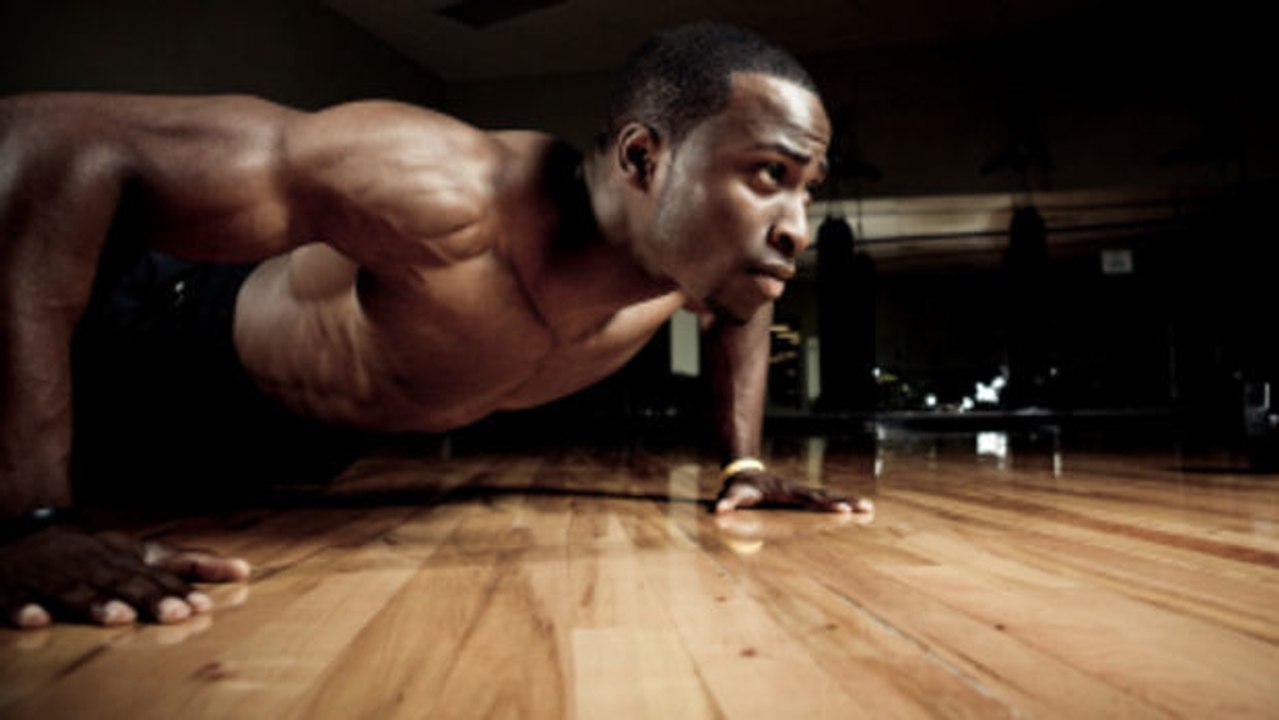 Liegestütz-programm für zuhause: so verbrennt ihr überflüssiges fett