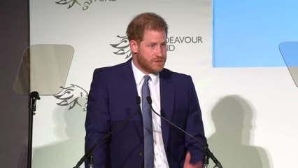 Katie Couric über Prinz Harry: "Er roch nach Alkohol und Zigaretten"