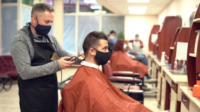 Covid-Infektion und Haarfärbemittel: Friseure entdecken verheerende Auswirkungen