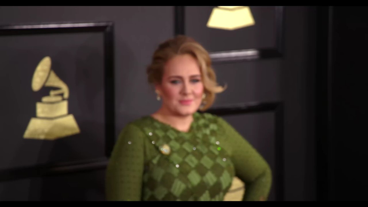 Adele nach 50 kg Gewichtsverlust enttäuscht: 'Frauen reden brutal über meinen Körper'