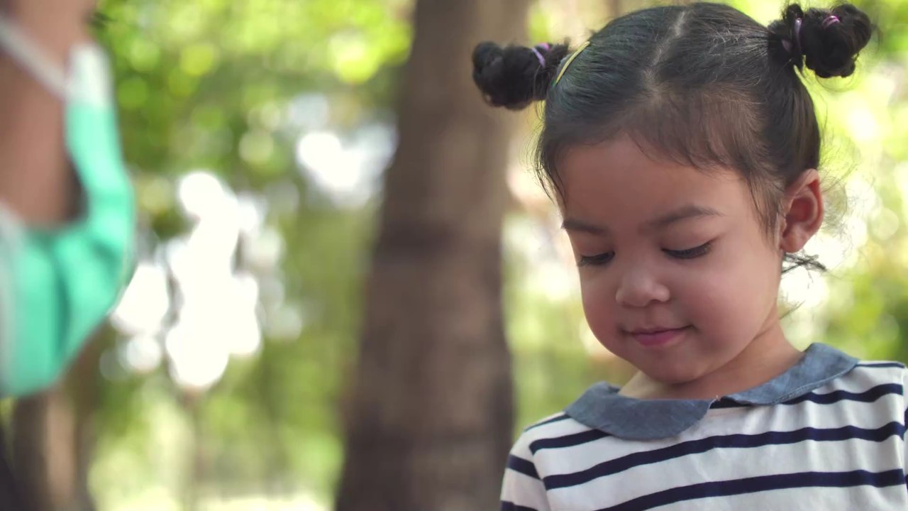 Omikron-Infektion bei Kindern: Arzt entdeckt neues, ungewöhnliches Symptom