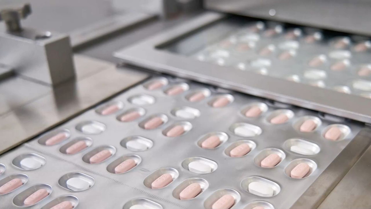 Notfallverfahren ist durch: Pfizers Corona-Medikament darf verwendet, aber nicht vertrieben werden