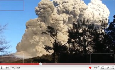 Nouvelle éruption du volcan Shinmoedake au Japon après le séisme