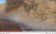 La spectaculaire éruption d'un volcan japonais filmée