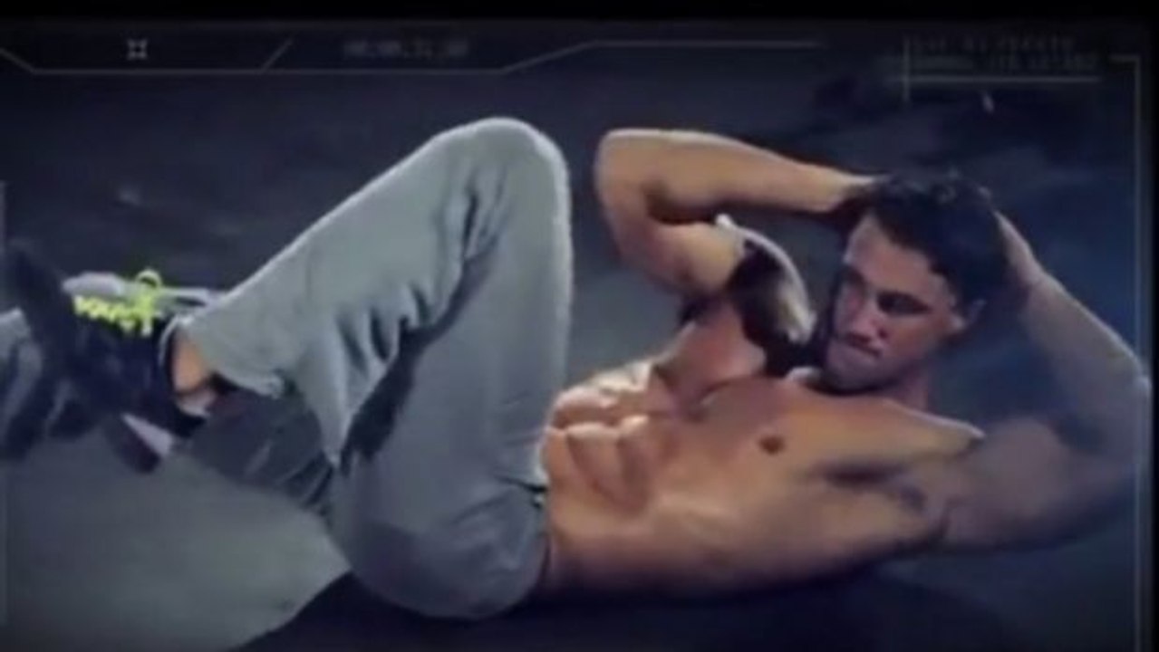 Stählerne Bauchmuskeln dank einer Armee-Methode