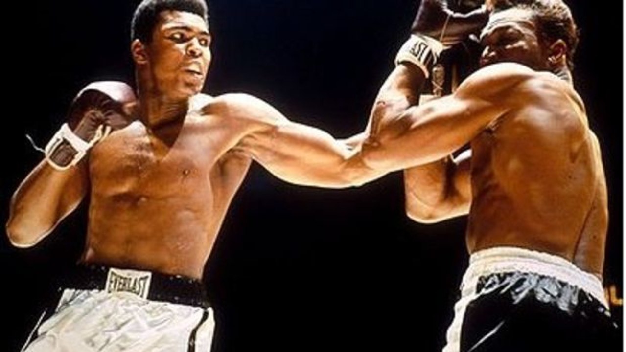 Muhammad Ali erteilt Cleveland Williams eine Boxlektion