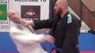 Dieser Judo Trainer dreht durch und attackiert einen Schüler