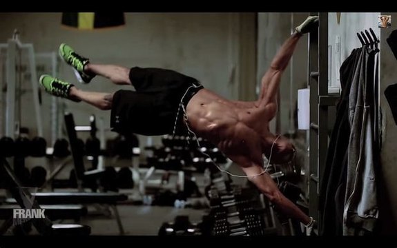 Das spektakuläre Muskeltraining von Frank Medrano