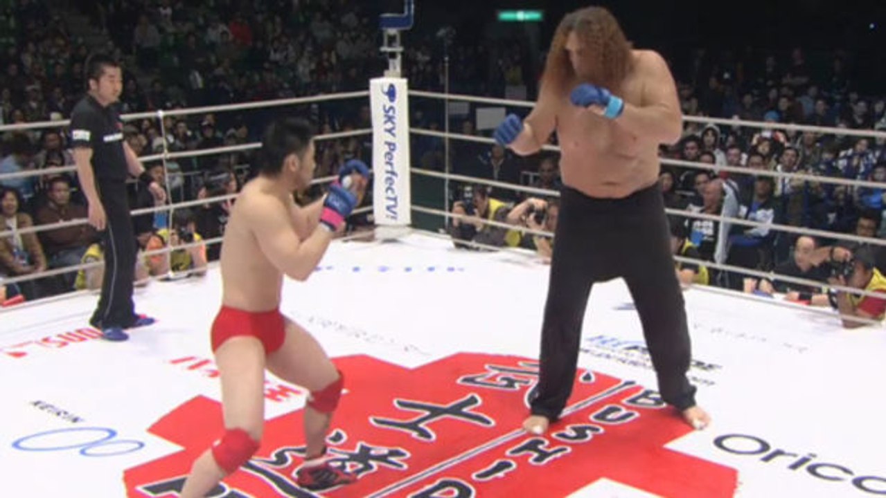 Wenn Giant Silva (2,15m) von Ikuhisa Minowa (1,75m) herausfordert wird