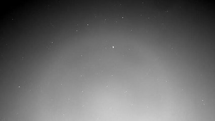 Curiosity observe un lever de lune sur la planète Mars