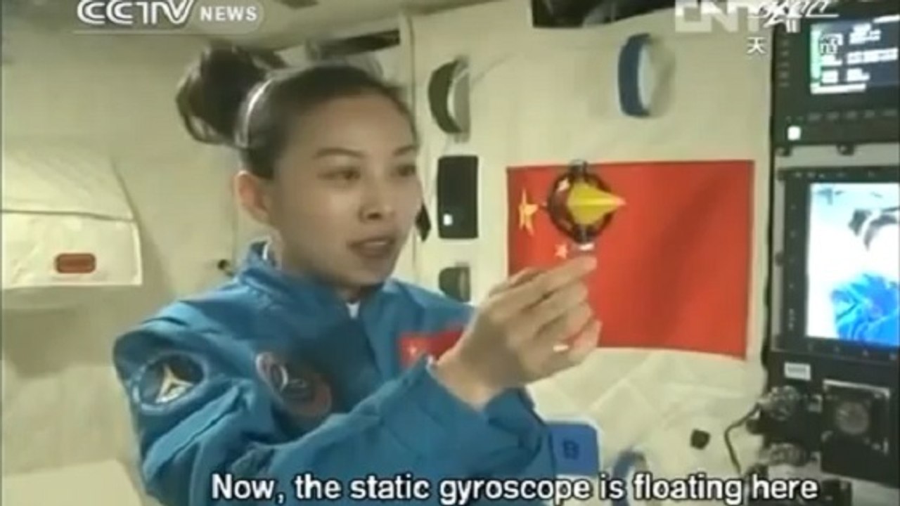 Espace : la taïkonaute Wang Yaping donne un cours de physique en direct de Tiangong-1