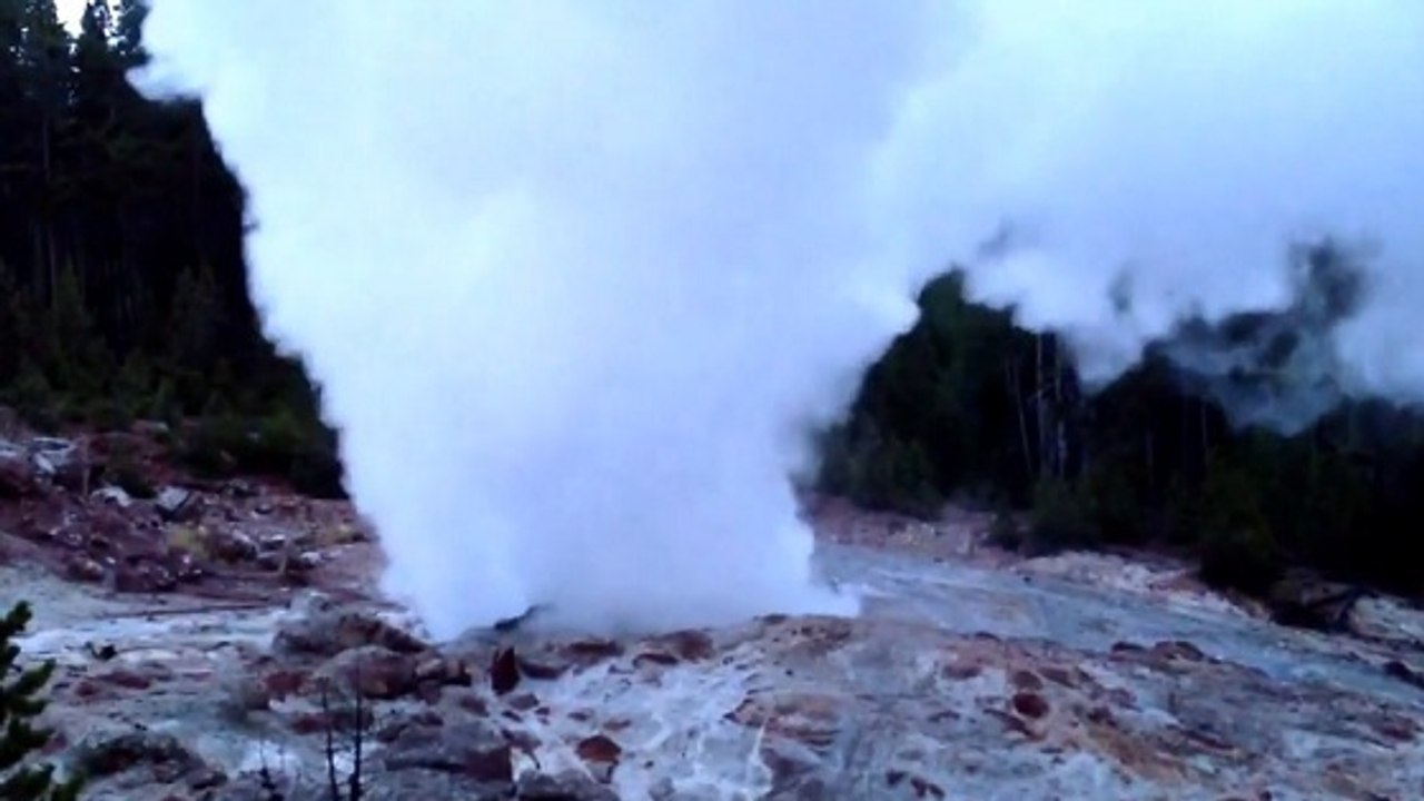 Le plus grand geyser du monde entre en éruption pour la première fois depuis 8 ans
